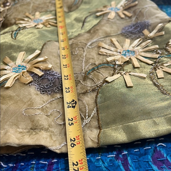 THE TRAVEL COLLECTION silk Embroidered button up Floral JACKET. 1X - Picture 6 of 6